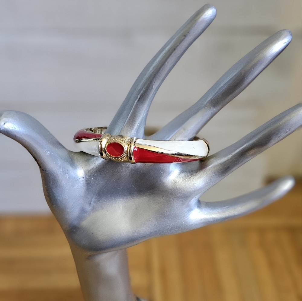 Vintage Goldtone Clamper Bracelet With Cream and Red Enamel. JTF